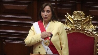 Dina Boluarte dice que su Gobierno se mantiene ‘firme para defender la democracia’
