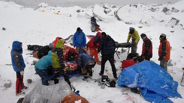 Alucinaciones y mucosidad rosada: esto le pasa al cuerpo cuando llega a los 8,000 metros del Everest