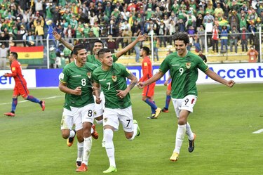 Bolivia vence a Chile 1-0; Colombia y Brasil empatan 1-1