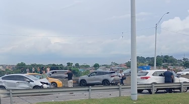 Reabre el Corredor Norte: Derrame de aceite provoca accidente múltiple y cierre de 12 horas