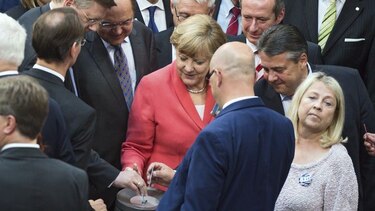Parlamento alemán apoya negociaciones con Grecia
