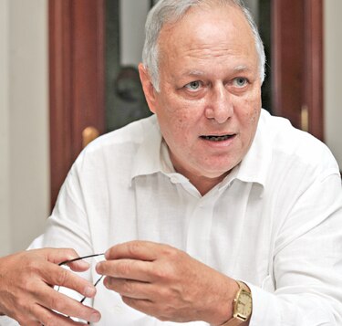 Alvin Weeden: a Estados Unidos ‘le interesa el tiburón, no las sardinas’