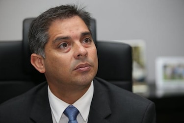Adolfo Valderrama, presidente del Legislativo, viaja a Estados Unidos