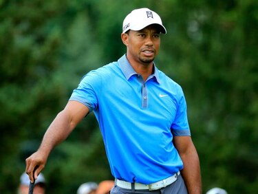 Tiger Woods continúa en cabeza