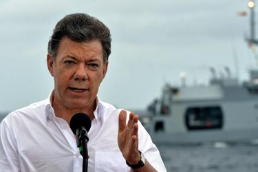 Santos agradece a Ecuador y a Panamá la ayuda en lucha contra grupos ilegales