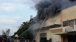 Controlan incendio en Santiago; reubicarán a trabajadores