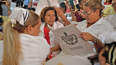 Cuba discute reformas a su añeja ‘Constitución’