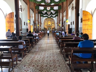 Iglesia salvadoreña reabre templos con las medidas preventivas de la Covid-19