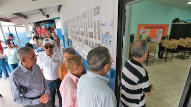 TE informa que sancionará a 292 precandidatos del PRD