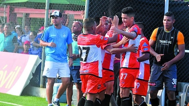 La fiesta está en el interior