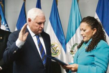 Ricardo Martinelli se refugia en el Parlacen