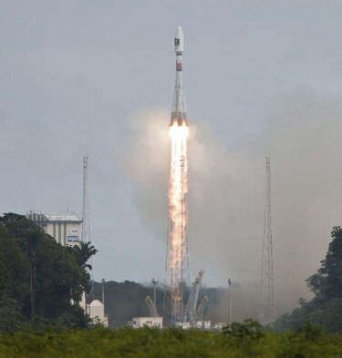 Despega cohete Soyuz con dos satélites Galileo