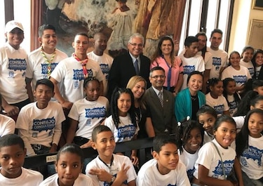 Crean espacios para que jóvenes participen
