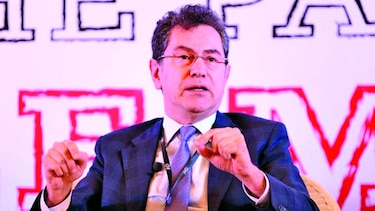 Liberan a periodista turco; sigue procesado