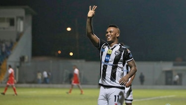 Tauro propició amargo debut para el Checho Angulo