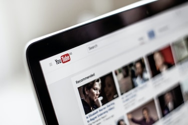 YouTube se lanza a la ‘revolución’ de la IA con nuevas herramientas de edición