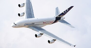 Revisarán exoneración al combustible de avión