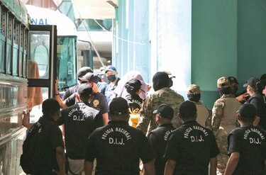 La Policía Nacional y el Senan redoblan la vigilancia en  la costa abajo de Colón 