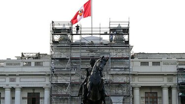 Por qué fue destituido José Jerí, el séptimo presidente de Perú en 10 años