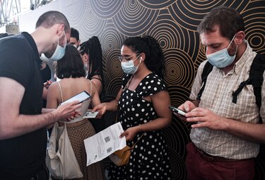 Entra en vigencia el pasaporte sanitario en Francia
