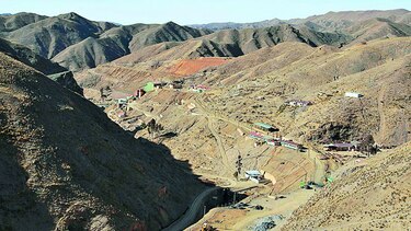 Glencore compraría acciones de minera