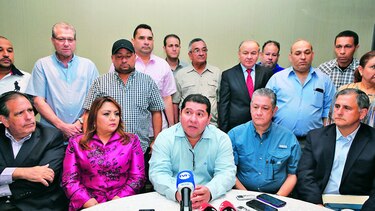 Bancadas desafían línea de Robinson y Martinelli