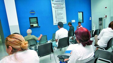 Licitan expedición de licencias