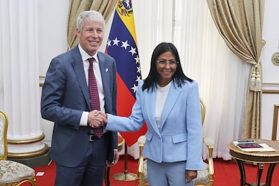 El secretario de Energía de Estados Unidos llega a Venezuela y se reúne con Delcy Rodríguez