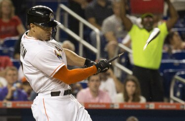 Marlins pierden a Stanton de cuatro a seis semanas por fractura