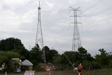 Panamá y Colombia retoman la línea de interconexión eléctrica