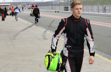Revuelo mediático por debut del hijo de Schumacher en la Fórmula 4