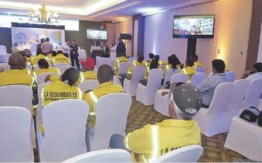 Capacitan a 2 mil  colonenses