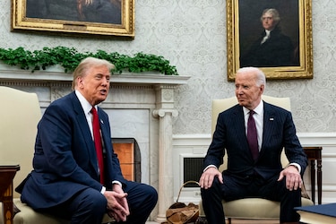 Termina la reunión entre Biden y Trump tras casi dos horas en el Despacho Oval
