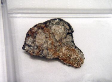 Científicos descubren que la Tierra se formó por varios tipos de meteoritos