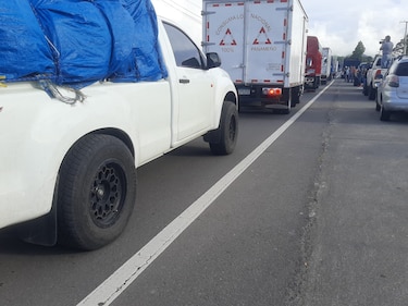 Se reanuda el traslado de carga agrícola a la ciudad; transportistas y Gobierno llegan a acuerdo 