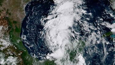 Costa texana se prepara para paso tormenta tropical Harvey