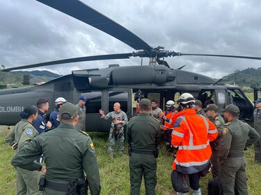 Accidente aéreo en Colombia deja diez víctimas, entre ellas dos menores panameños