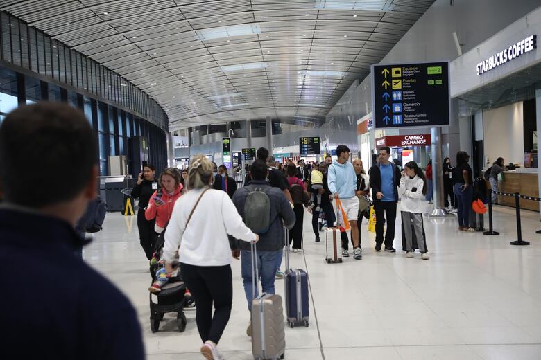 Fisuras y desprendimientos obligan a Tocumen a revisar sus pistas cada media hora