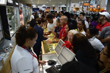 Economía panameña aumenta empleos en comercio y los disminuye en hoteles y restaurantes