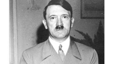 Prohíben exhibir escritorio de Hitler