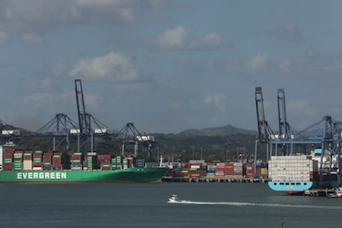 Barcos, banderas y logística: ¿Quiénes son los grandes beneficiarios del registro panameño?