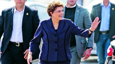 Rousseff propone referendo si sobrevive al juicio político