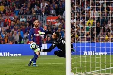 Real Madrid cae en Sevilla; el Barcelona sigue invicto