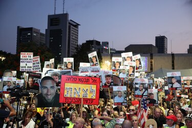 Israelíes salen a las calles de Tel Aviv a pedir un acuerdo con Hamás
