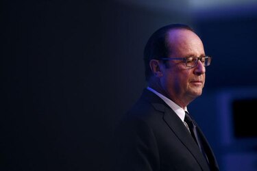 Hollande rechaza acusaciones de Valerie Trierweiler