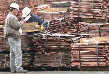 Trabajadores de minera Escondida aprueban huelga