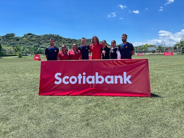 Carles Puyol compartió con estudiantes panameños en Clínicas Académicas de Scotiabank