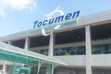 Sorprenden en Panamá a pasajero con casi $2 millones en oro sin declarar con destino a Turquía