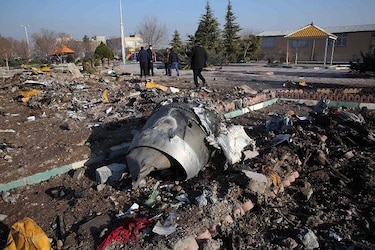 Canadá vuelve a pedir a Irán que envié cajas negras de avión derribado