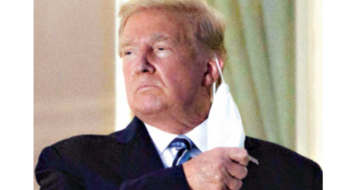Trump muestra disciplina, pero no cambia su discurso